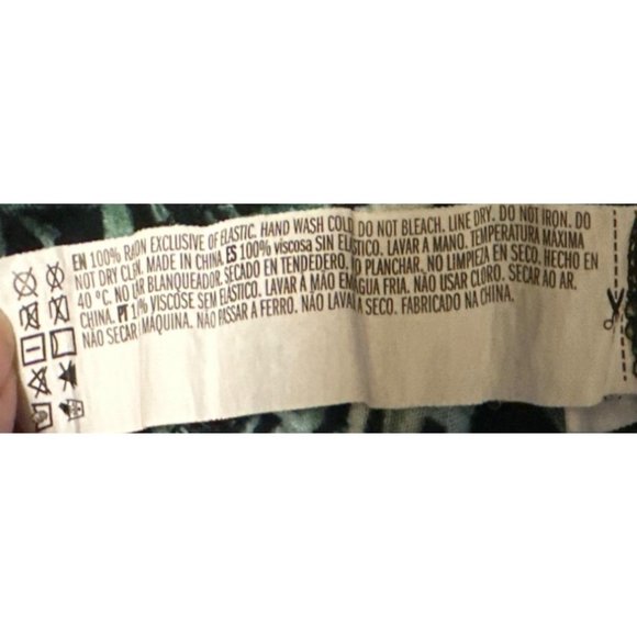 Forever 21 Brand Mini Stretch Shorts Tropical Palm Leaf 100% Rayon Women Size M - Picture 9 of 9